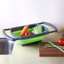 Load image into Gallery viewer, HK Over The Sink Collapsible Colander Kitchen Food Strainer 6-quart Capacity Strainers and Colanders with Extendable Handles Ideal For Washing Fruits, Vegetable, etc. BPA Free (Green)