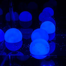 Load image into Gallery viewer, Deco Ball LED Color Floating Ball, Mood Light Garden Great for Pool, Ponds and Parties 8cm/3 inch
